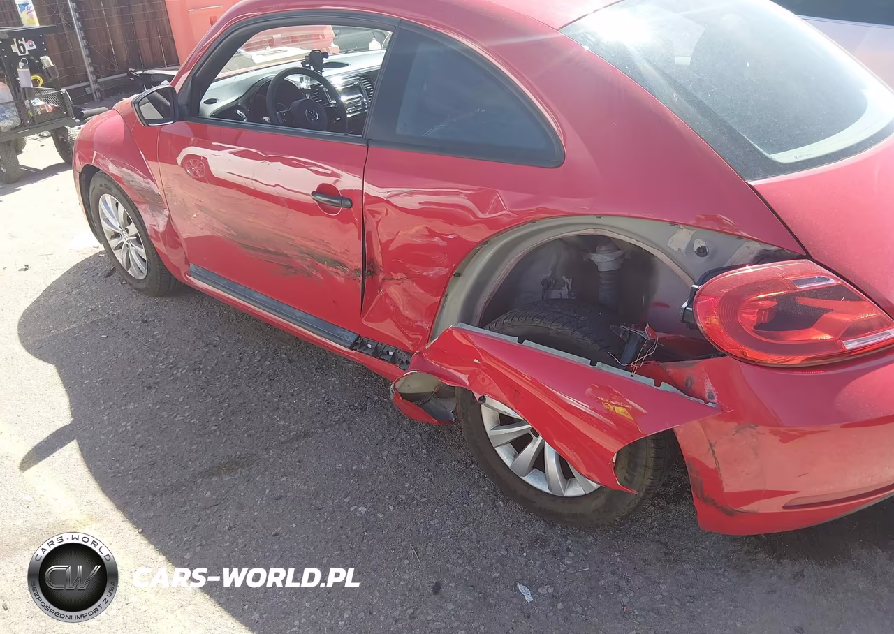 2014 Volkswagen Beetle 2.5L Entry VIN:3VWFP7AT4EM630130 - 6