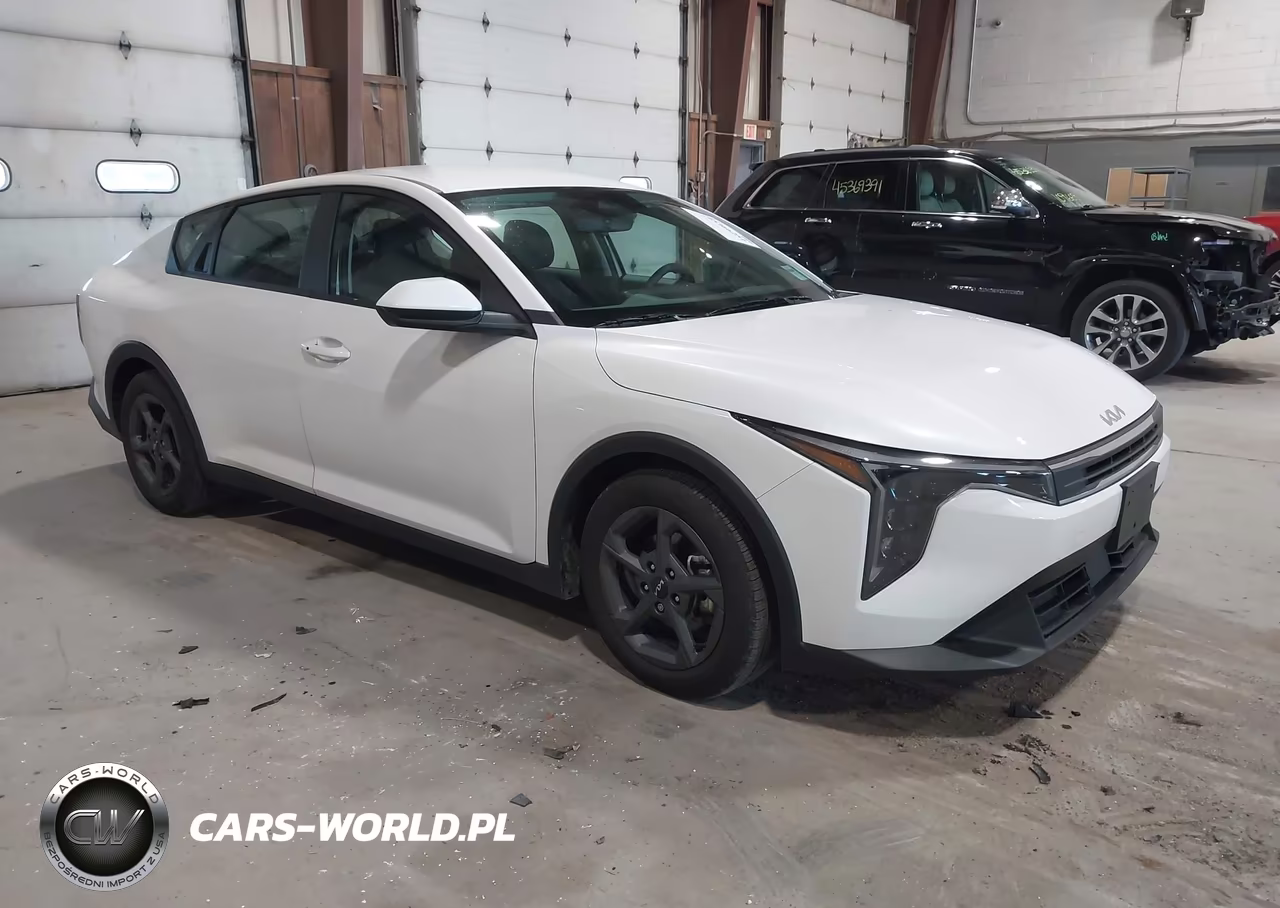 2025 Kia K4 Lxs – zdjęcie 1 z 18