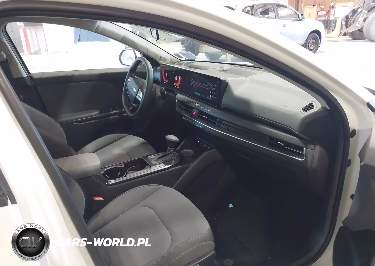 2025 Kia K4 Lxs VIN:3KPFT4DE2SE089577 - 5