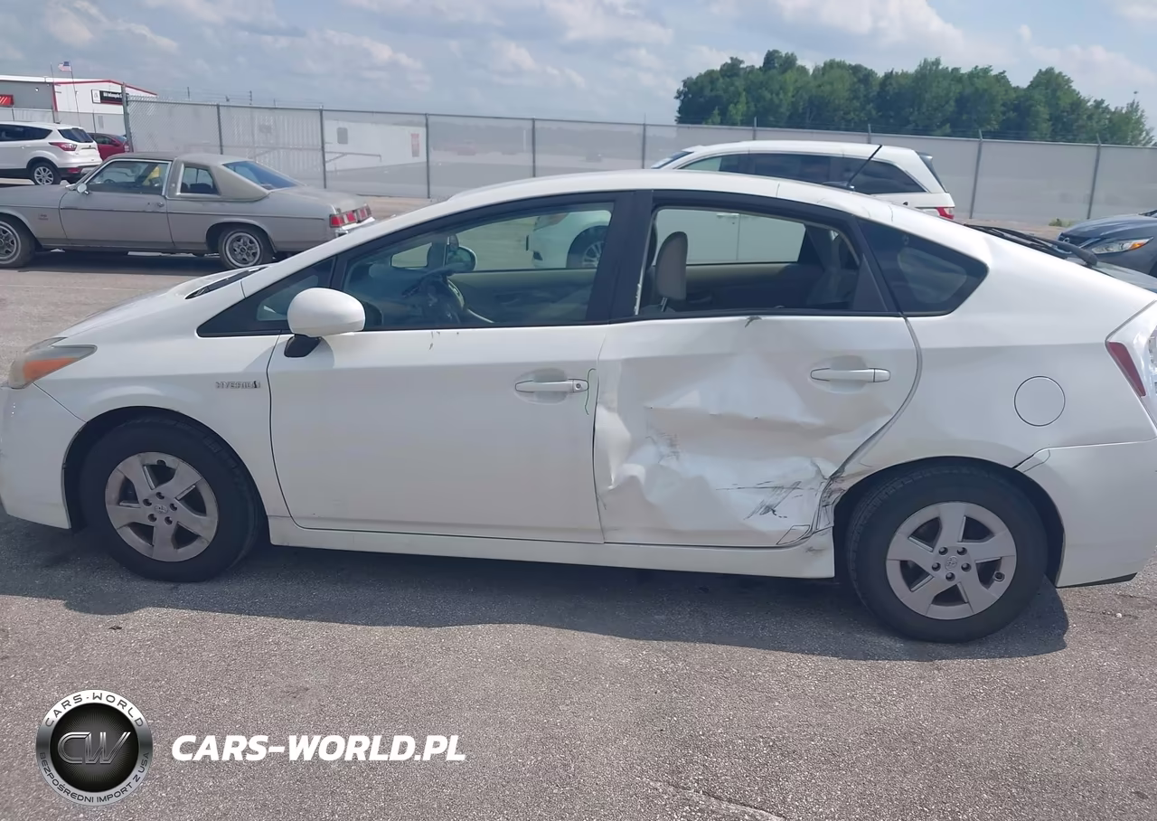 2011 Toyota Prius Two VIN:JTDKN3DU4B5324180 - 14