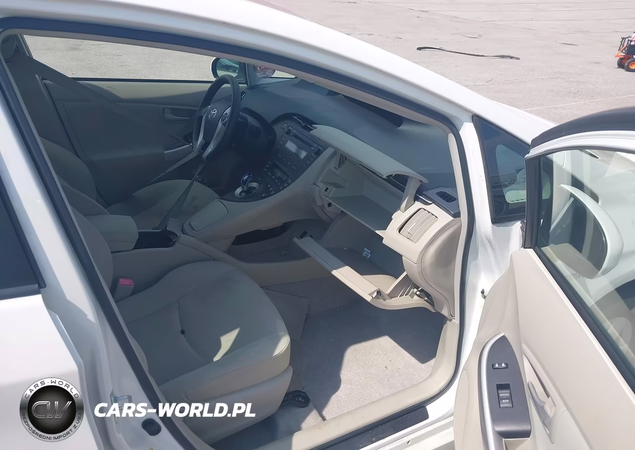 2011 Toyota Prius Two VIN:JTDKN3DU4B5324180 - 5