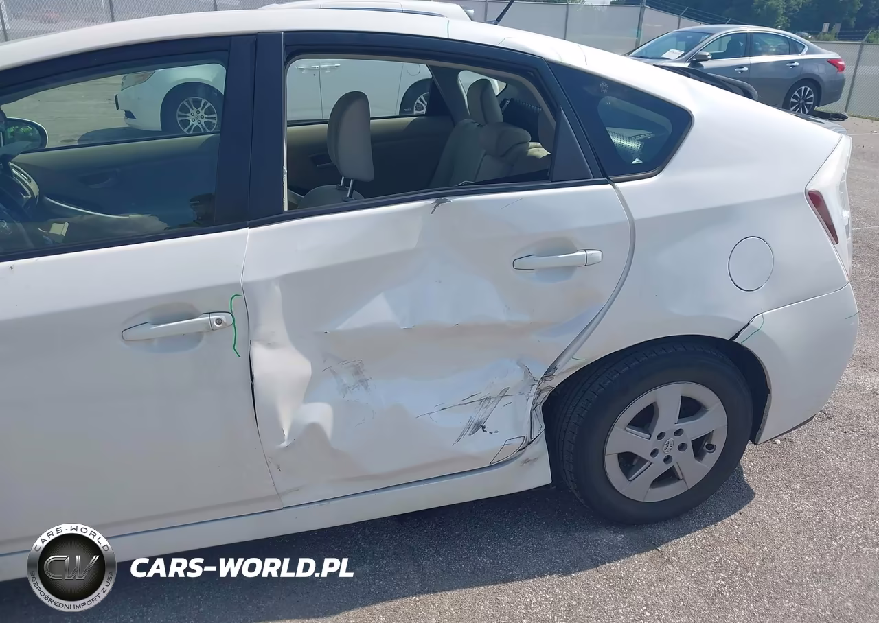 2011 Toyota Prius Two VIN:JTDKN3DU4B5324180 - 6