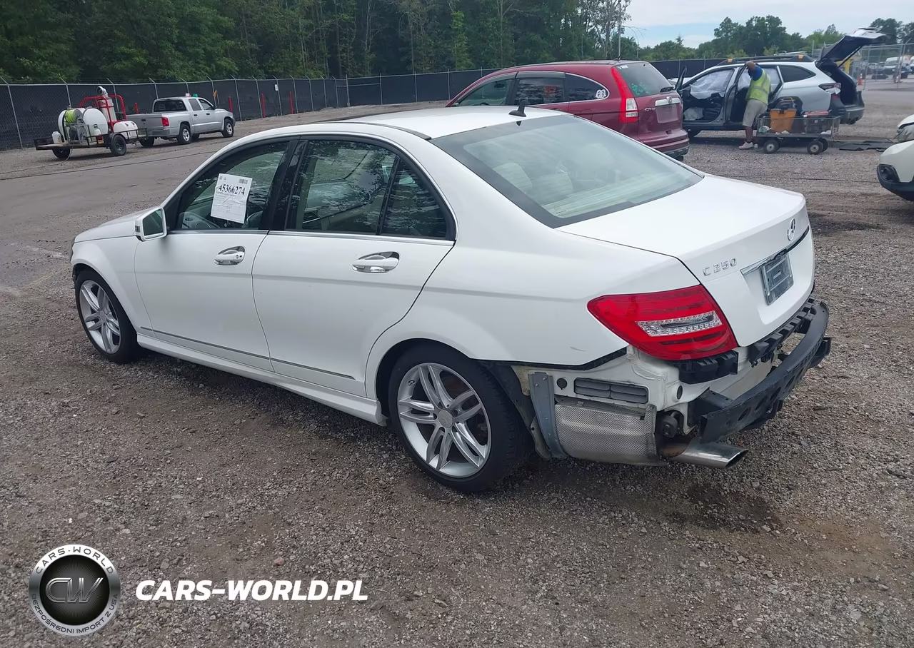 2014 Mercedes-Benz C 250 Sport VIN:WDDGF4HB1ER310967 - 3