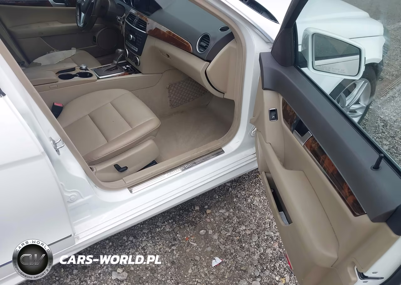 2014 Mercedes-Benz C 250 Sport VIN:WDDGF4HB1ER310967 - 5