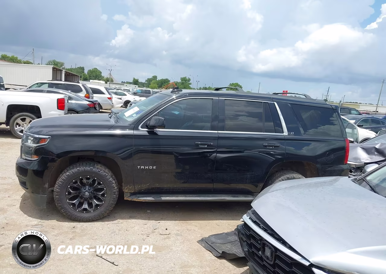 2019 Chevrolet Tahoe Lt VIN:1GNSKBKC4KR358844 - 14