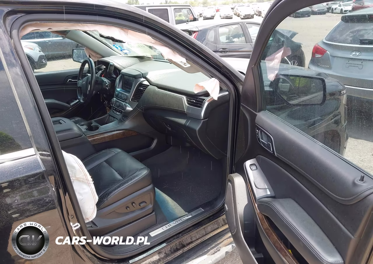 2019 Chevrolet Tahoe Lt VIN:1GNSKBKC4KR358844 - 5