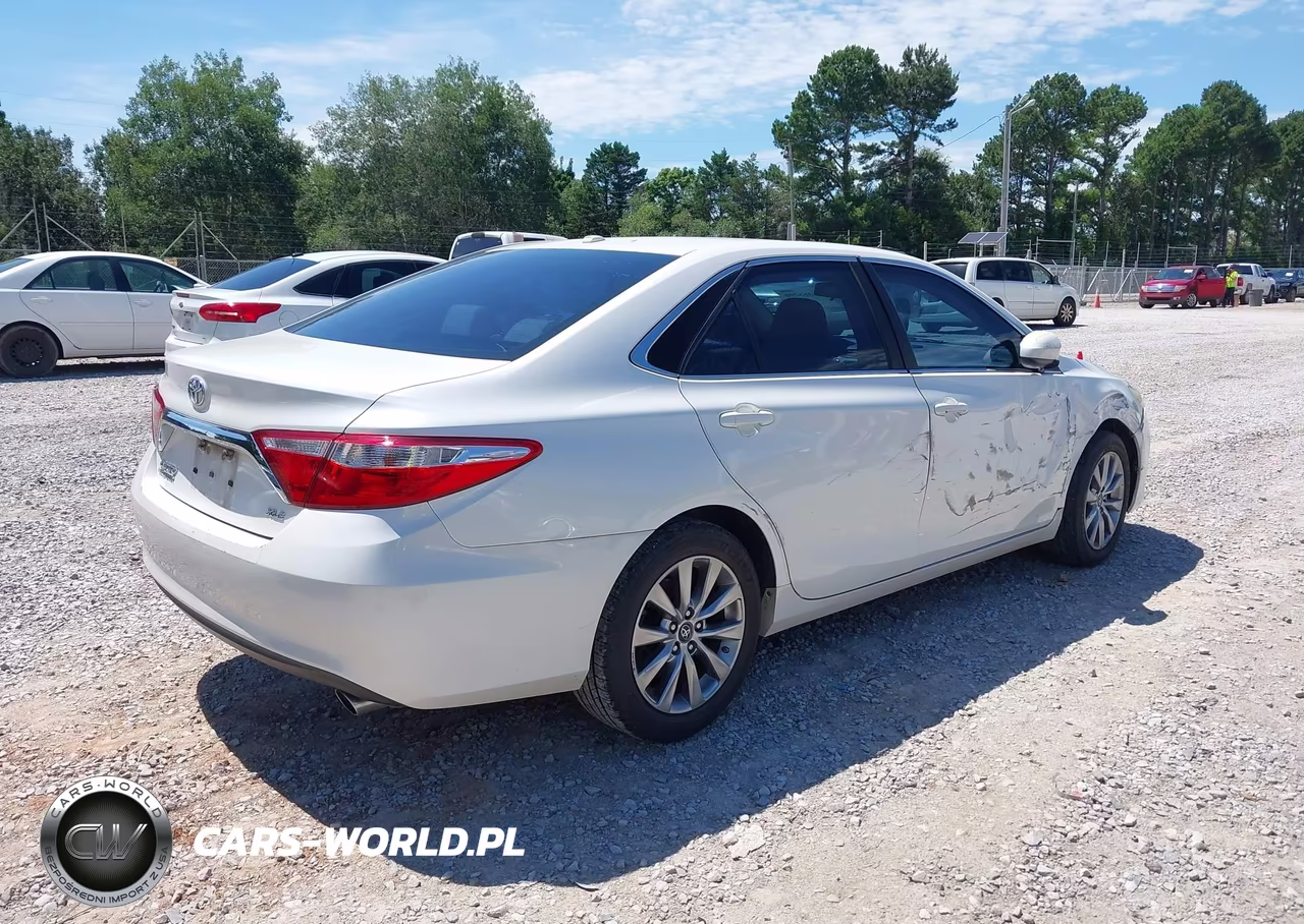 2017 Toyota Camry Xle VIN:4T1BF1FK1HU337234 - 4