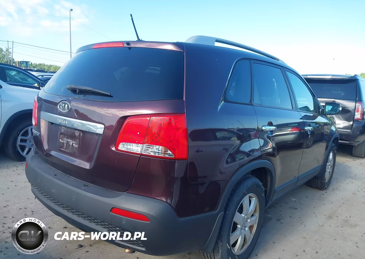 2013 Kia Sorento Lx VIN:5XYKT3A64DG361252 - 4