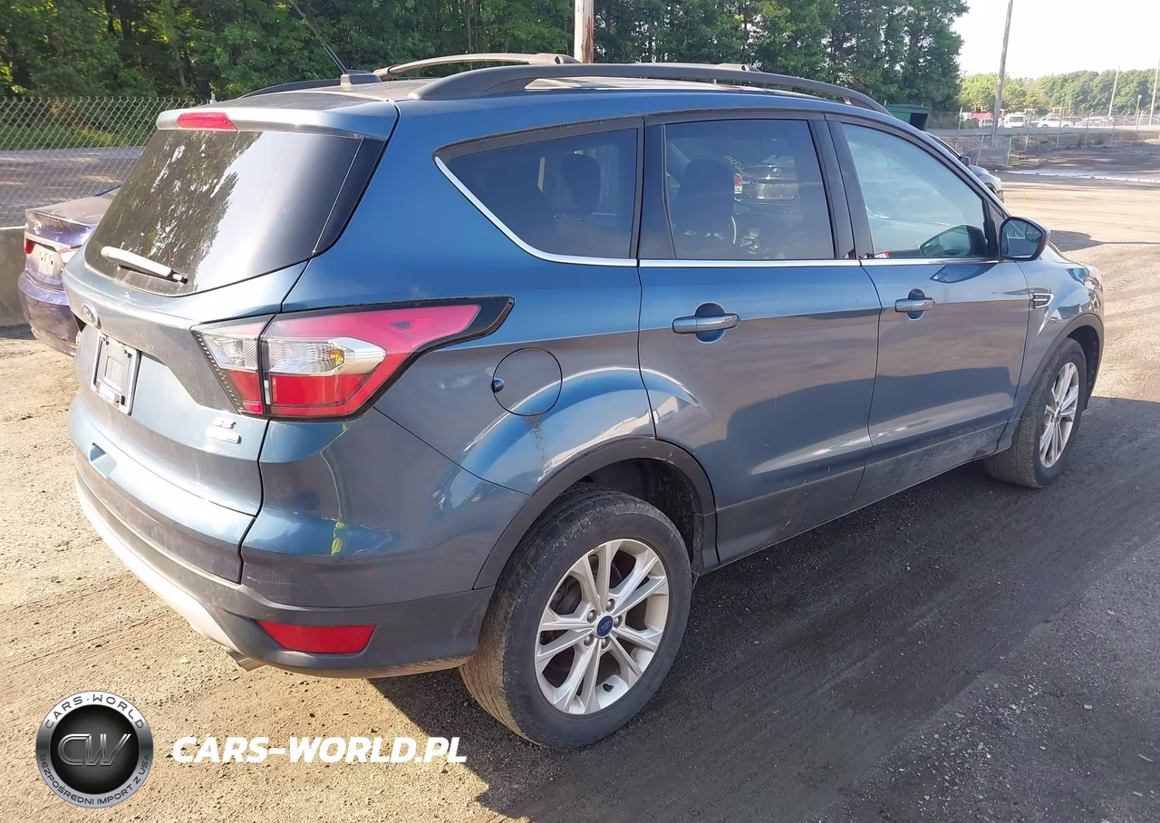 2018 Ford Escape Se VIN:1FMCU9GD0JUB94064 - 4