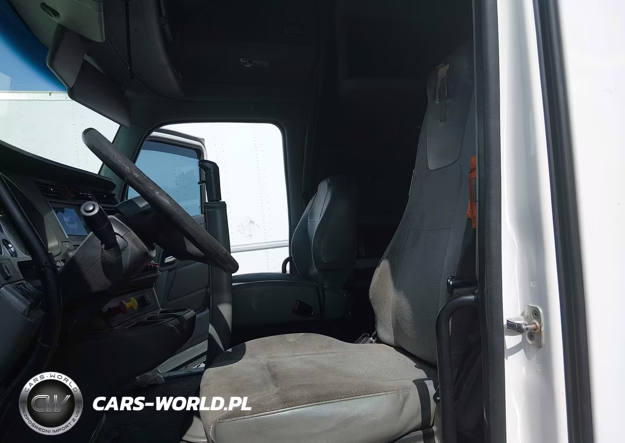 2017 Kenworth T680 VIN:1XKYDP9X2HJ126905 - 15