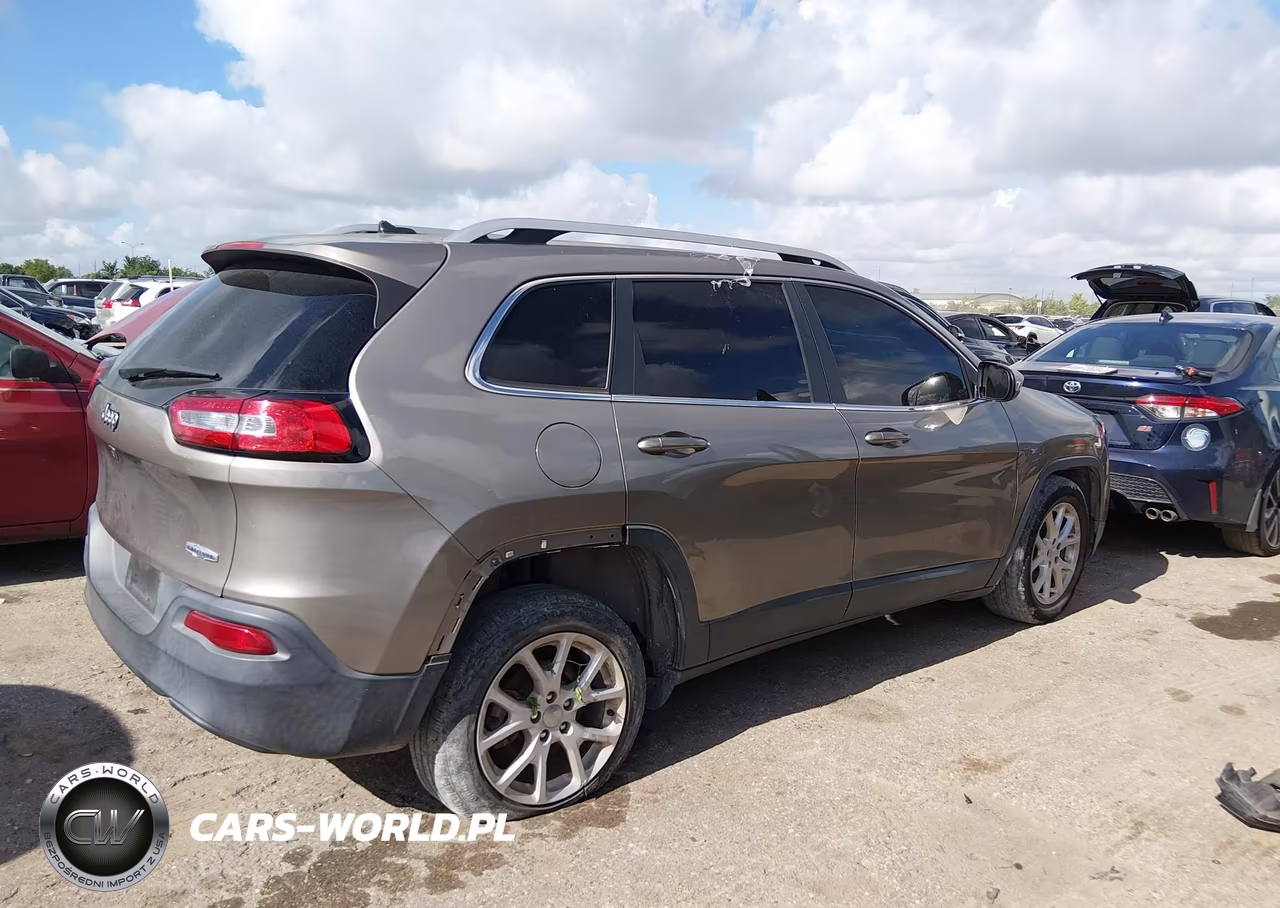 2016 Jeep Cherokee Latitude VIN:1C4PJLCB2GW302410 - 13