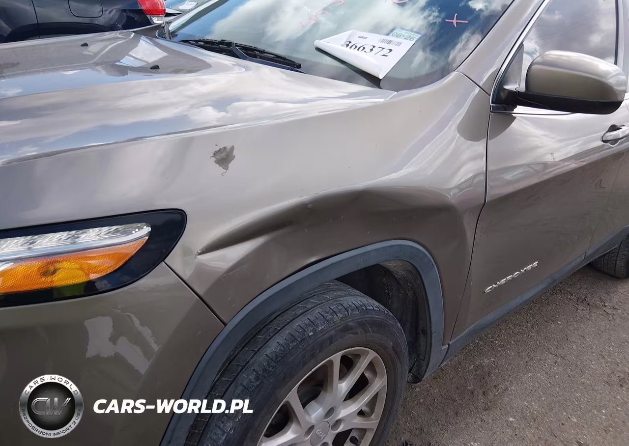 2016 Jeep Cherokee Latitude VIN:1C4PJLCB2GW302410 - 6