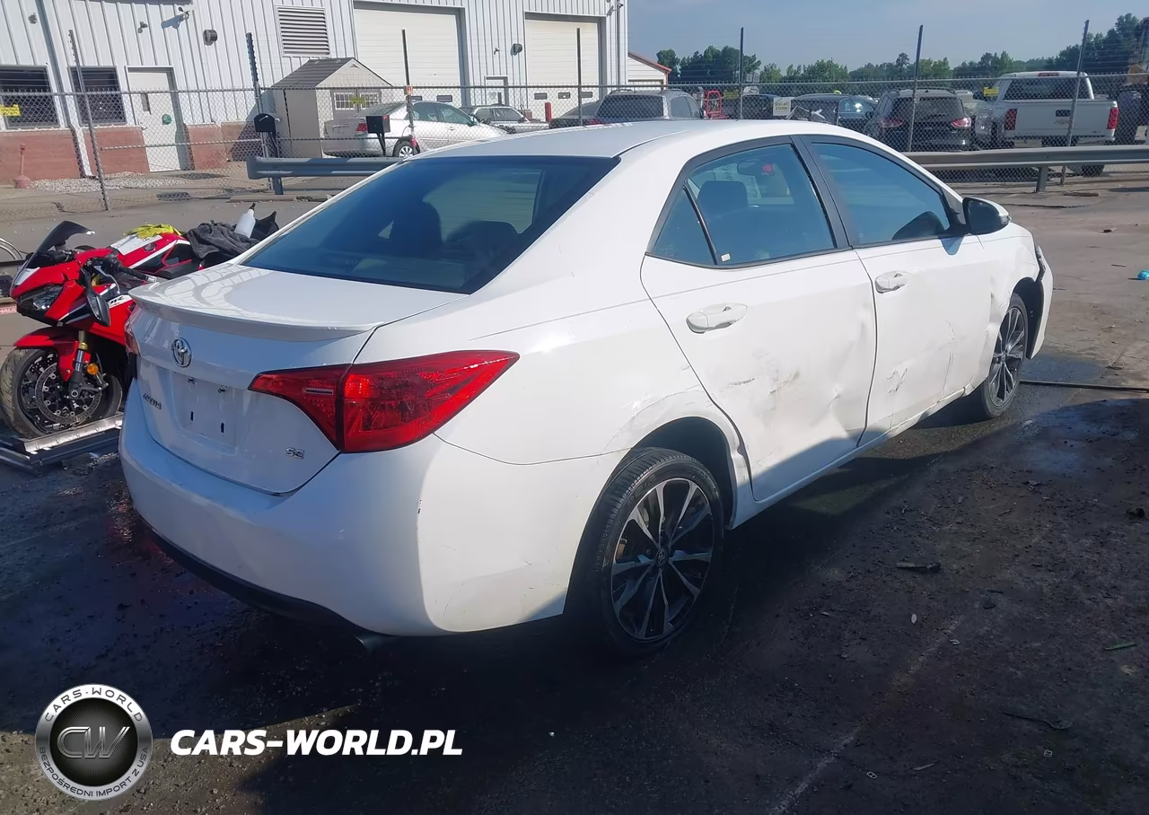 2017 Toyota Corolla Se VIN:2T1BURHE9HC823772 - 4