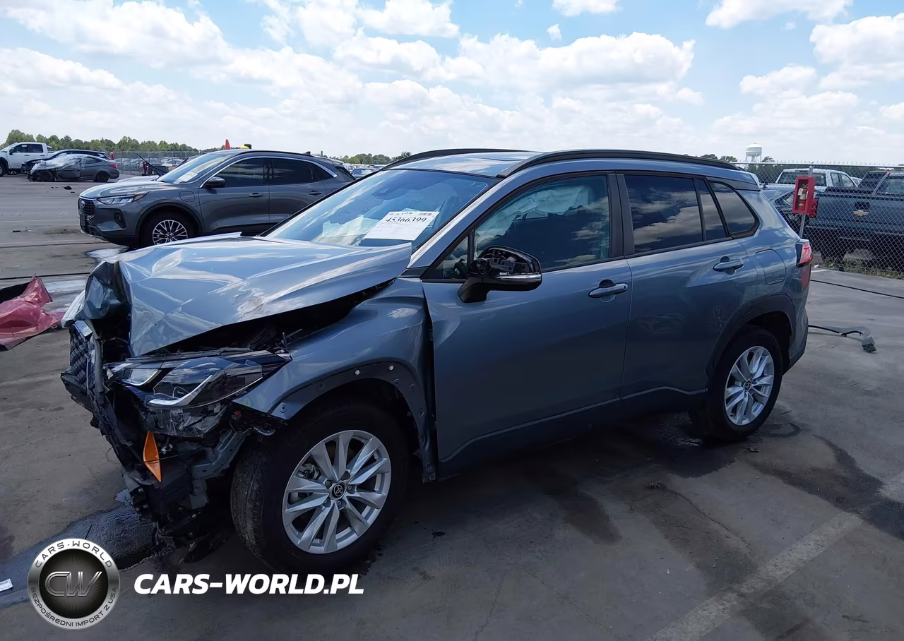 2022 Toyota Corolla Cross Le VIN:7MUBAABG0NV006560 - 2