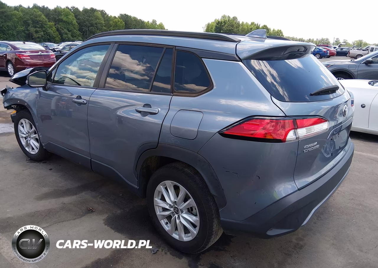 2022 Toyota Corolla Cross Le VIN:7MUBAABG0NV006560 - 3