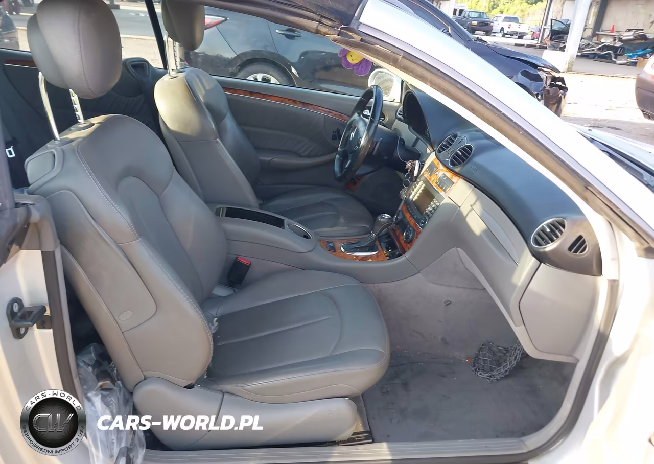 2007 Mercedes-Benz Clk 550 VIN:WDBTK72F57T076869 - 5