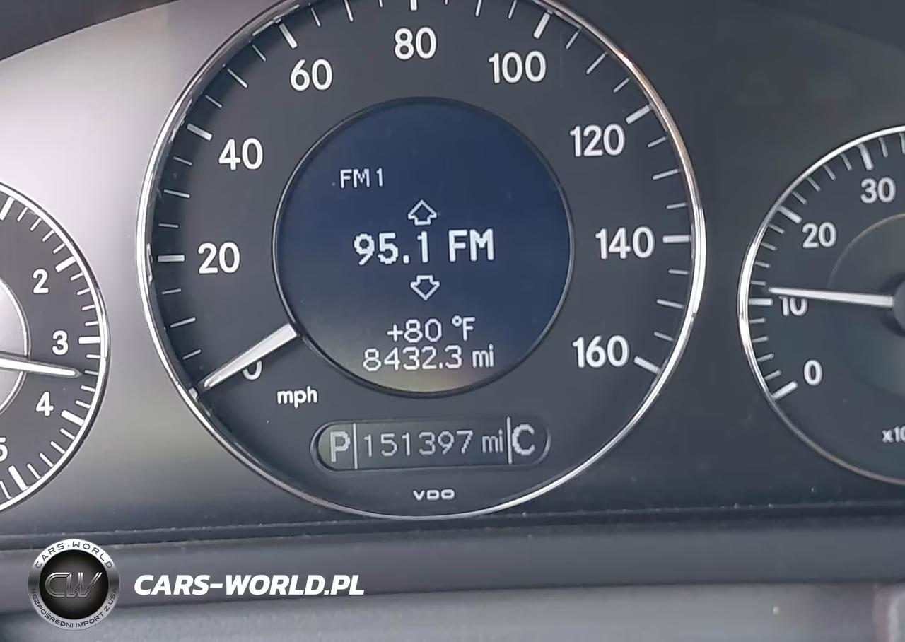 2007 Mercedes-Benz Clk 550 VIN:WDBTK72F57T076869 - 7