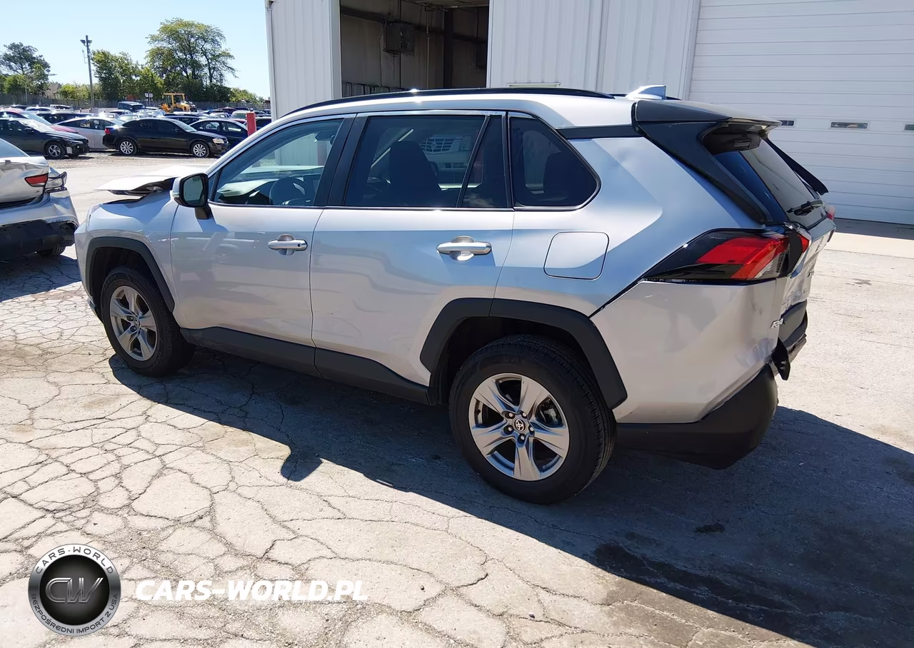 2022 Toyota Rav4 Xle VIN:2T3W1RFV2NC185817 - 3