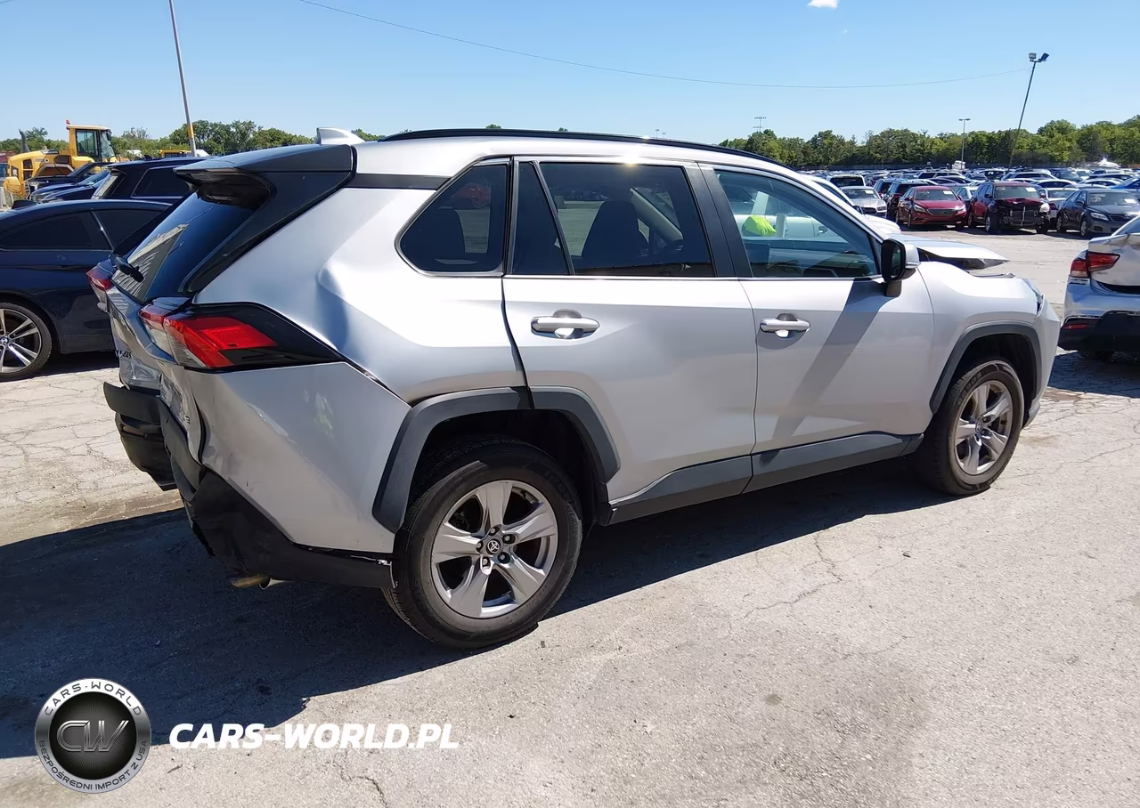 2022 Toyota Rav4 Xle VIN:2T3W1RFV2NC185817 - 4