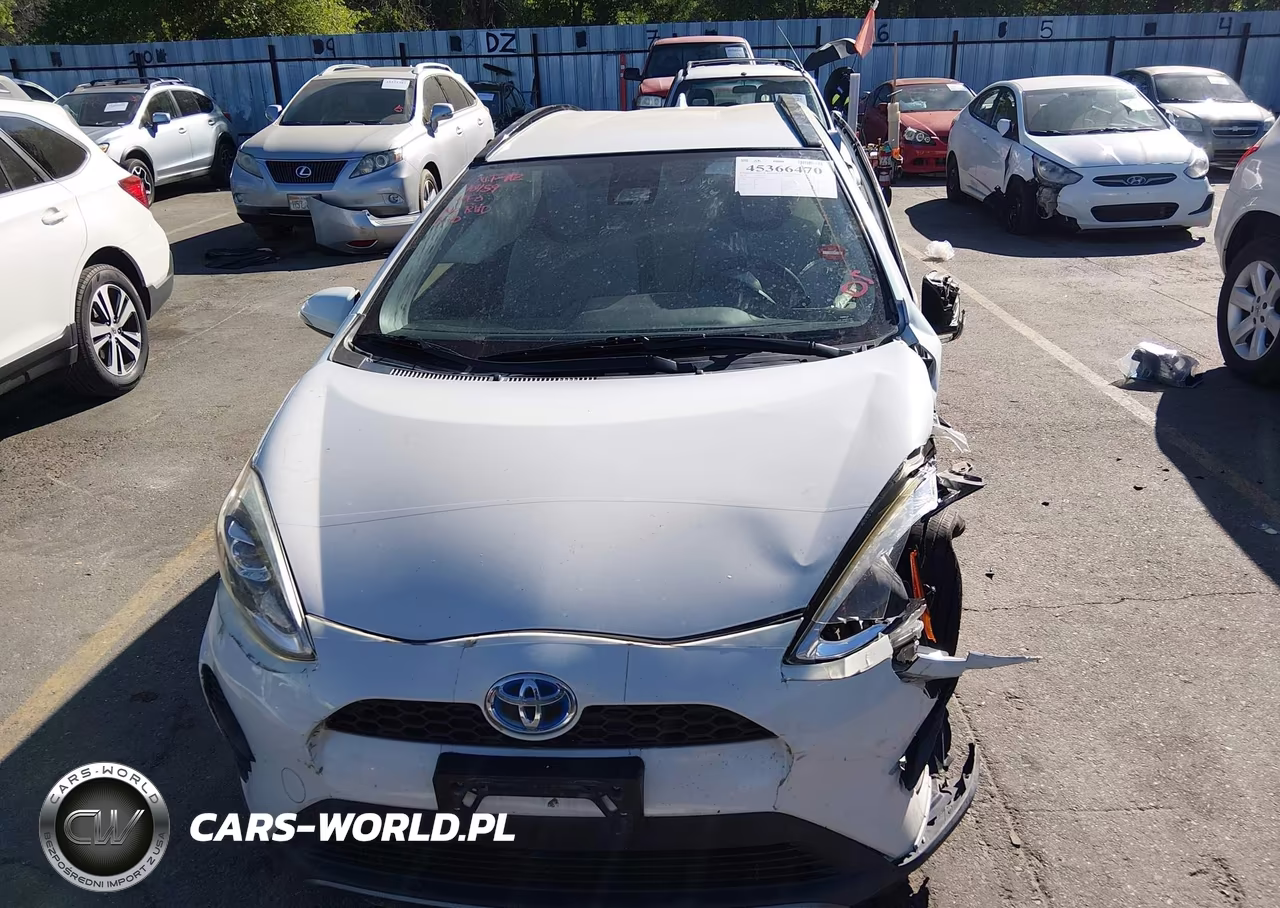2018 Toyota Prius C One VIN:JTDKDTB3XJ1620002 - 13