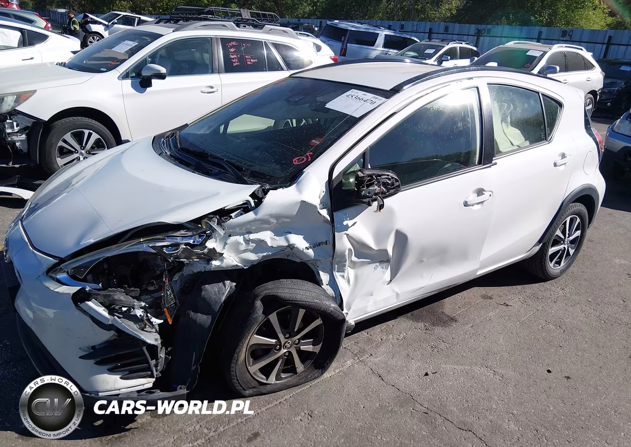 2018 Toyota Prius C One VIN:JTDKDTB3XJ1620002 - 2