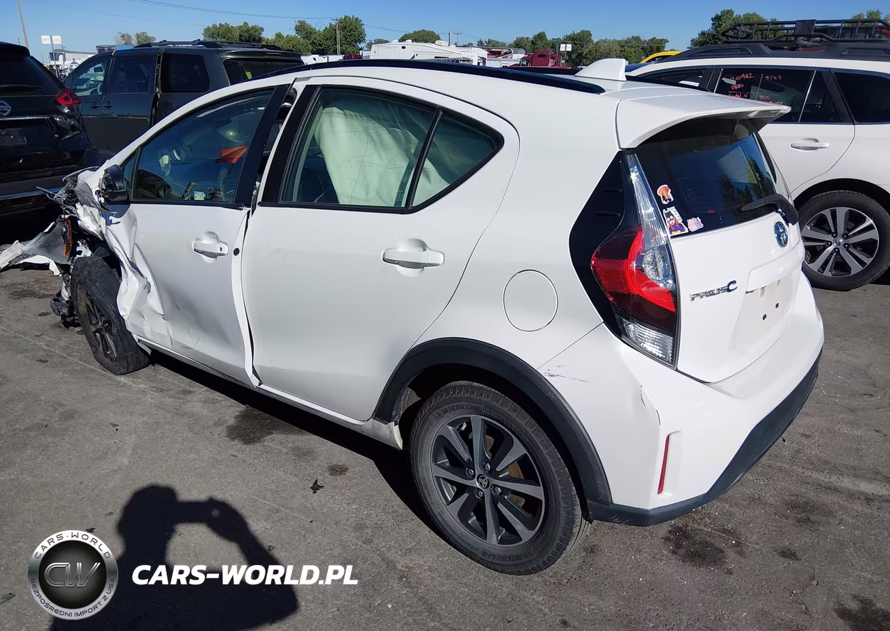 2018 Toyota Prius C One VIN:JTDKDTB3XJ1620002 - 3