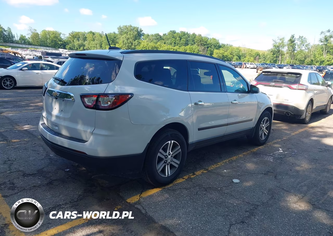 2017 Chevrolet Traverse Ls VIN:1GNKRFKDXHJ284798 - 4