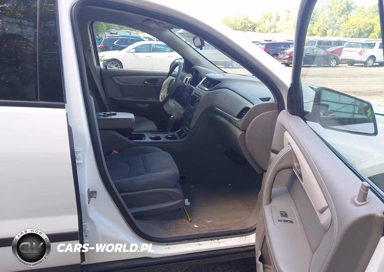 2017 Chevrolet Traverse Ls VIN:1GNKRFKDXHJ284798 - 5