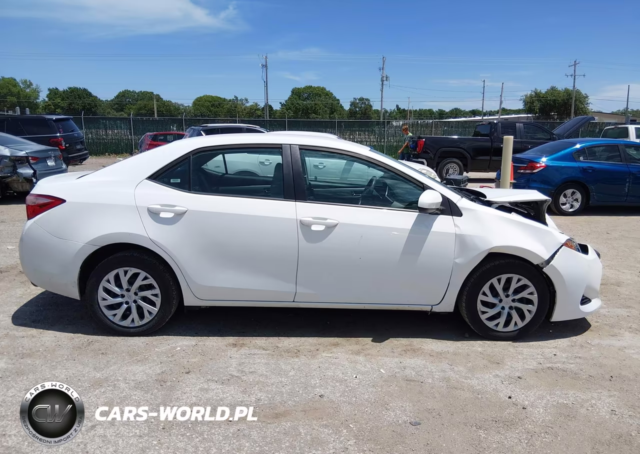 2019 Toyota Corolla Le VIN:5YFBURHE8KP935650 - 13