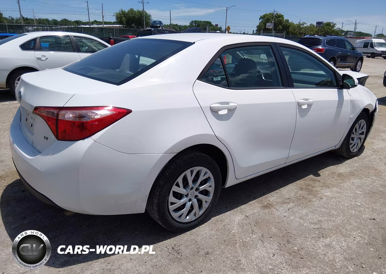2019 Toyota Corolla Le VIN:5YFBURHE8KP935650 - 4