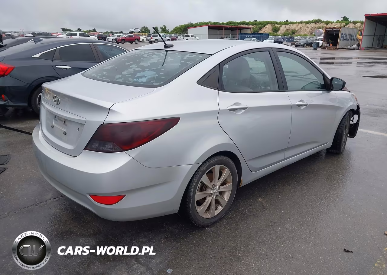 2012 Hyundai Accent Gls VIN:KMHCU4AE0CU235915 - 4