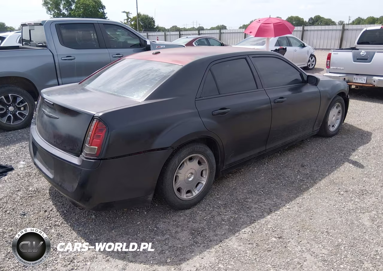 2014 Chrysler 300 VIN:2C3CCAAG9EH262984 - 4