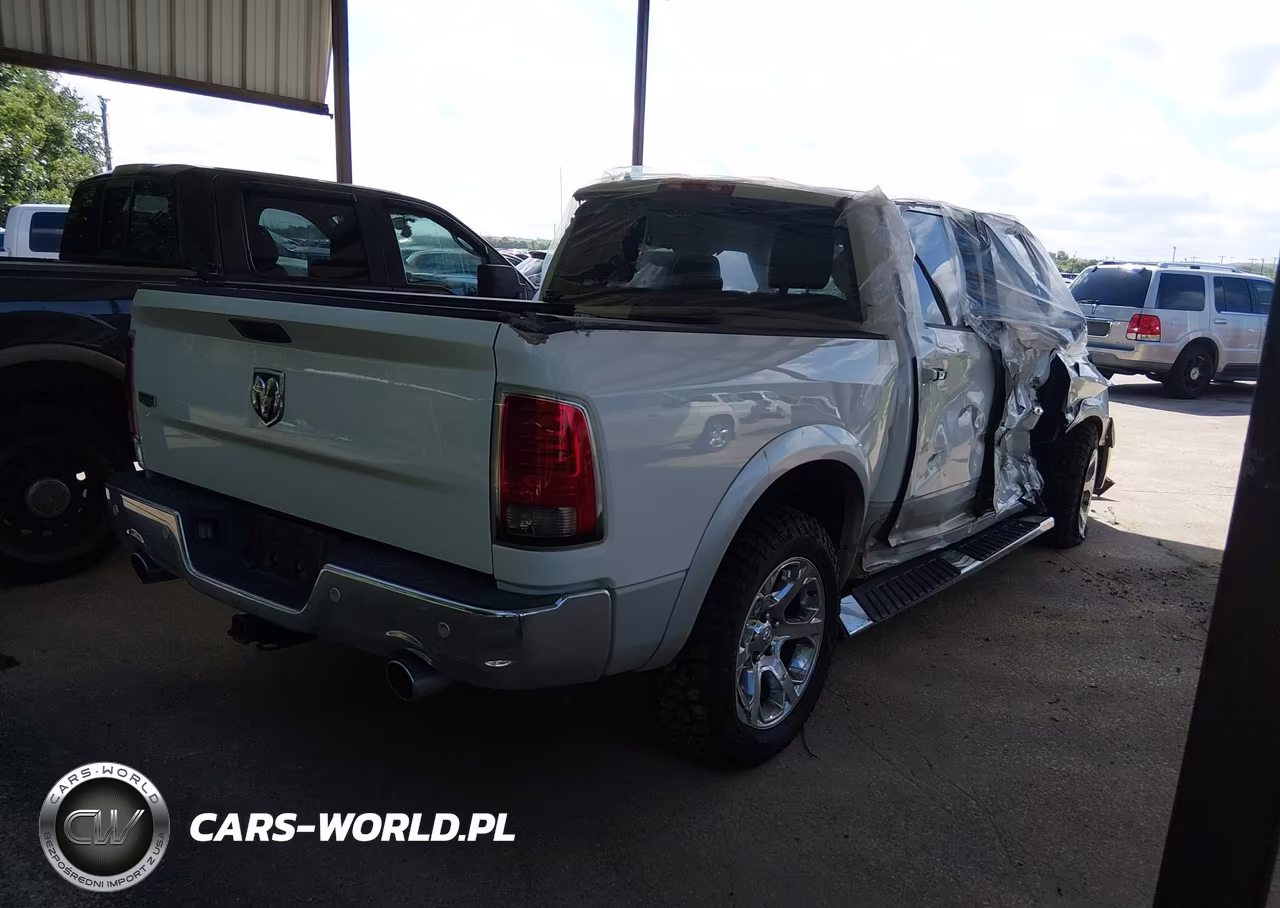 2014 Ram 1500 Laramie VIN:1C6RR6NM4ES474726 - 4