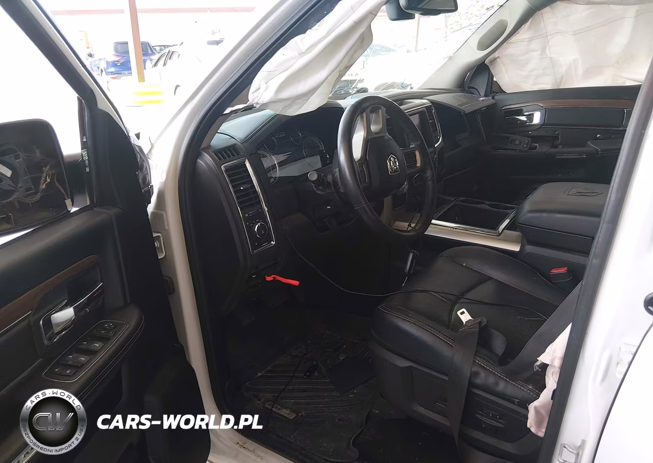 2014 Ram 1500 Laramie VIN:1C6RR6NM4ES474726 - 5