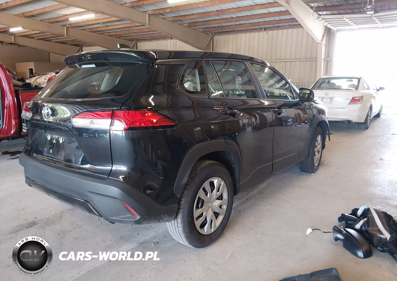 2025 Toyota Corolla Cross L VIN:7MUAAAAG7SV132584 - 4