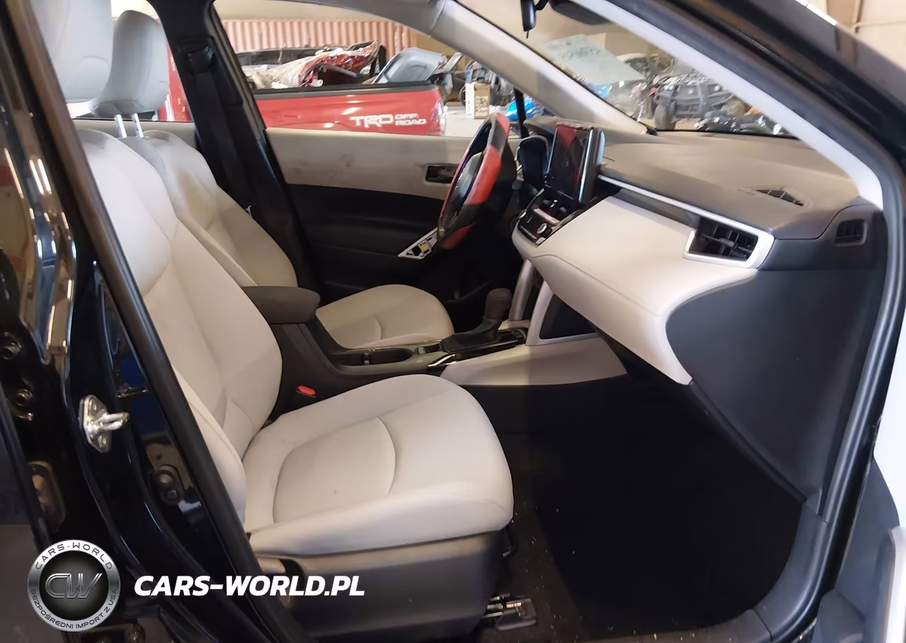 2025 Toyota Corolla Cross L VIN:7MUAAAAG7SV132584 - 5