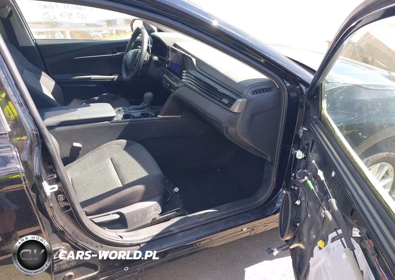 2025 Toyota Camry Le VIN:4T1DAACK7SU091695 - 5