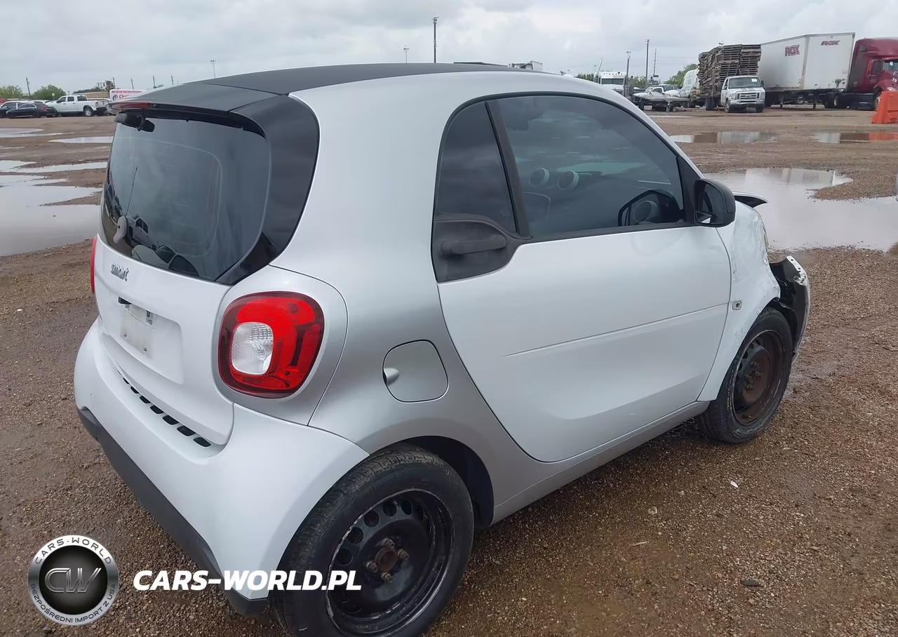 2016 Smart Fortwo Pure VIN:WMEFJ5DA8GK153197 - 4