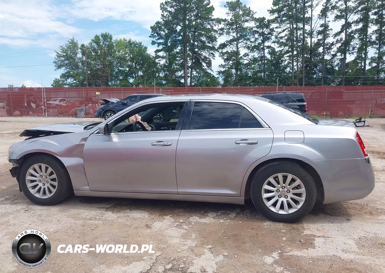 2013 Chrysler 300 Motown VIN:2C3CCAAG4DH626954 - 15