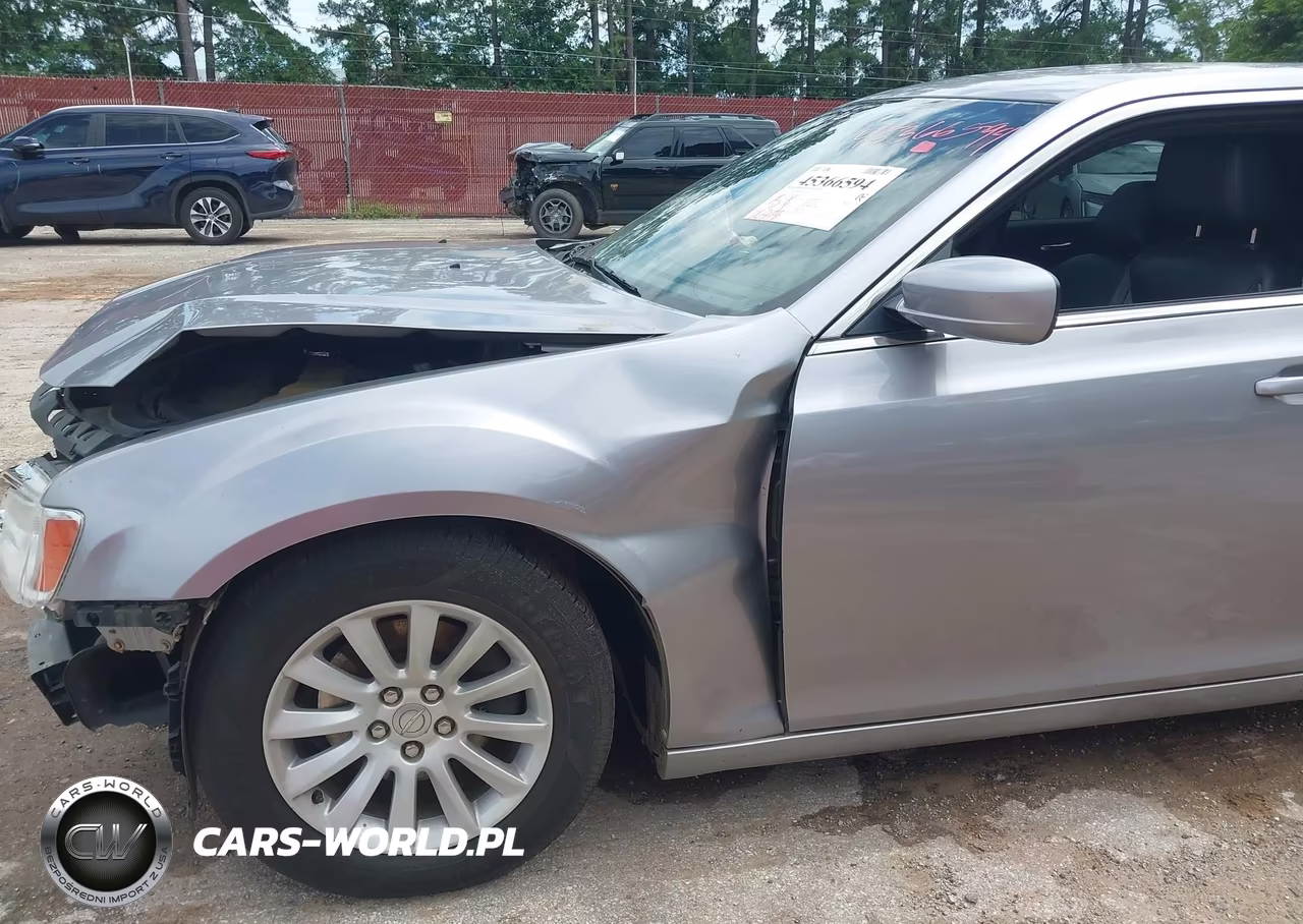 2013 Chrysler 300 Motown VIN:2C3CCAAG4DH626954 - 18