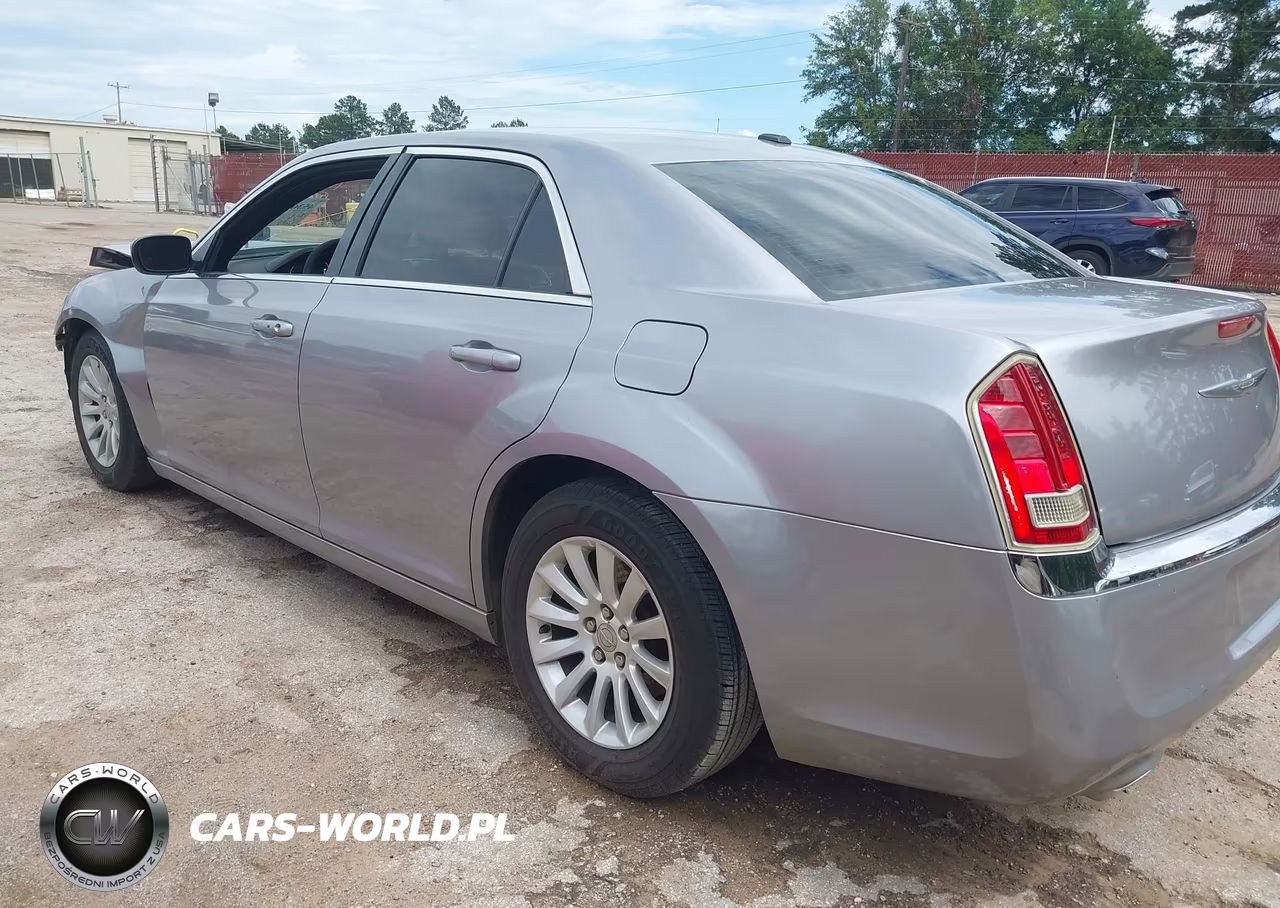 2013 Chrysler 300 Motown VIN:2C3CCAAG4DH626954 - 3