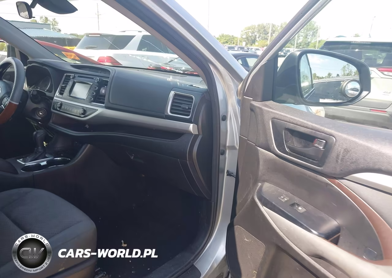 2018 Toyota Highlander Le VIN:5TDZZRFH4JS238592 - 5