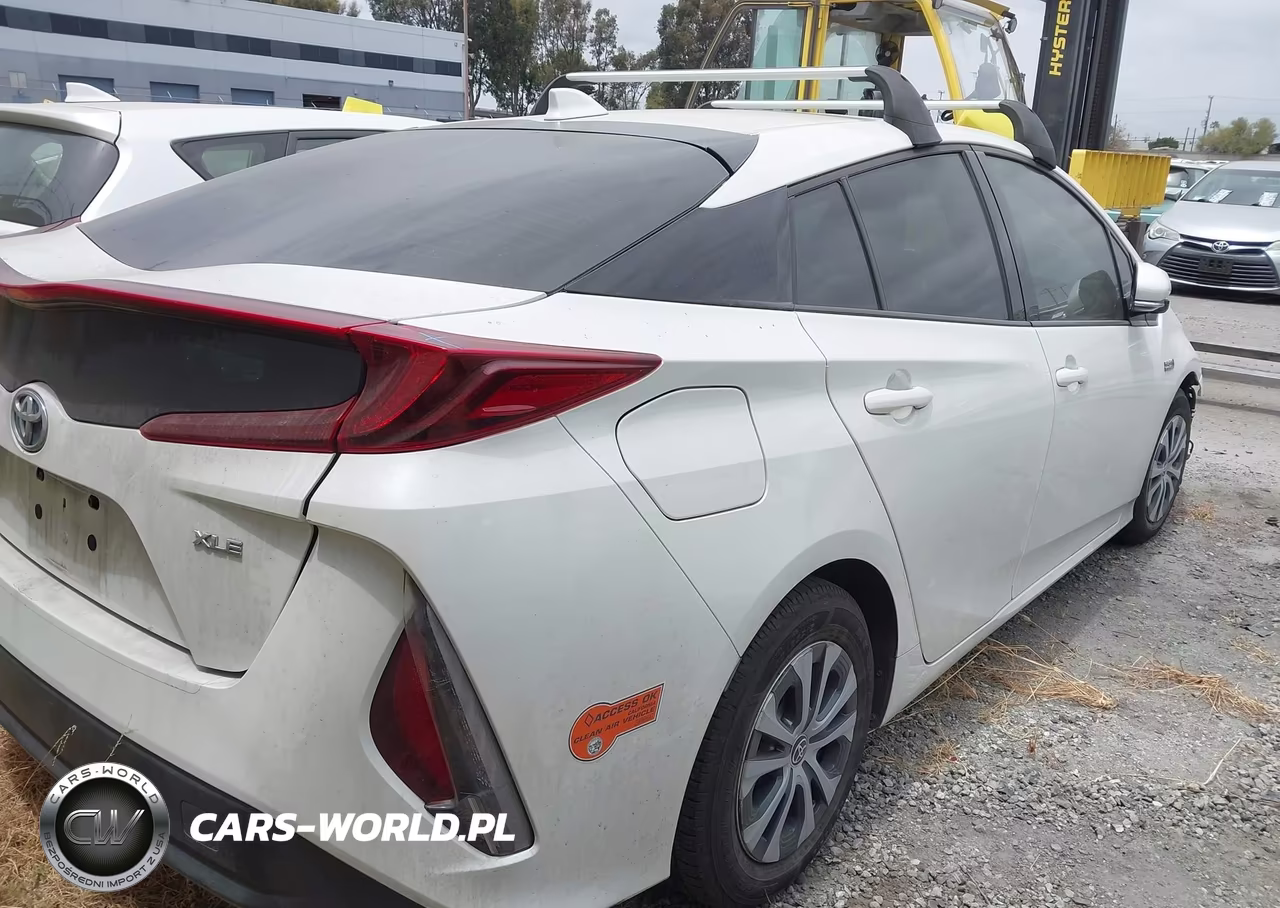 2020 Toyota Prius Prime Xle VIN:JTDKARFP2L3131433 - 4