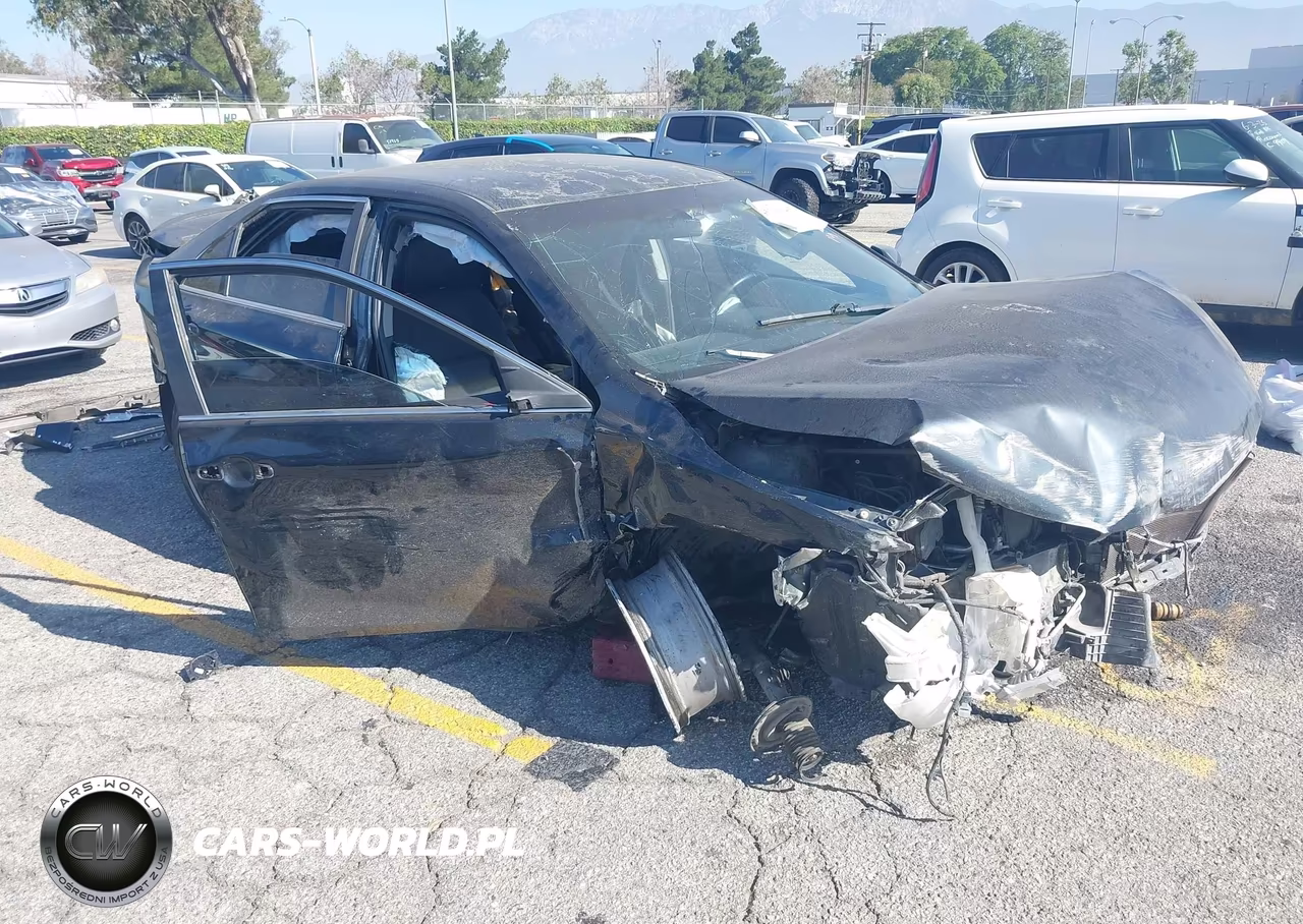 2016 Toyota Camry Se – zdjęcie 1 z 17