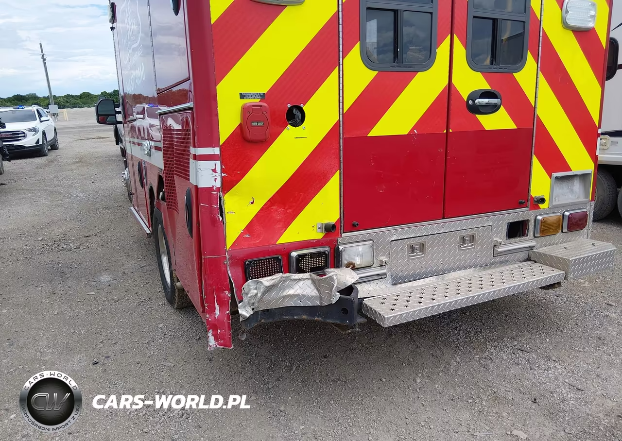 2018 Ford F-350 Chassis Xlt VIN:1FDRF3GT2JEB84980 - 11