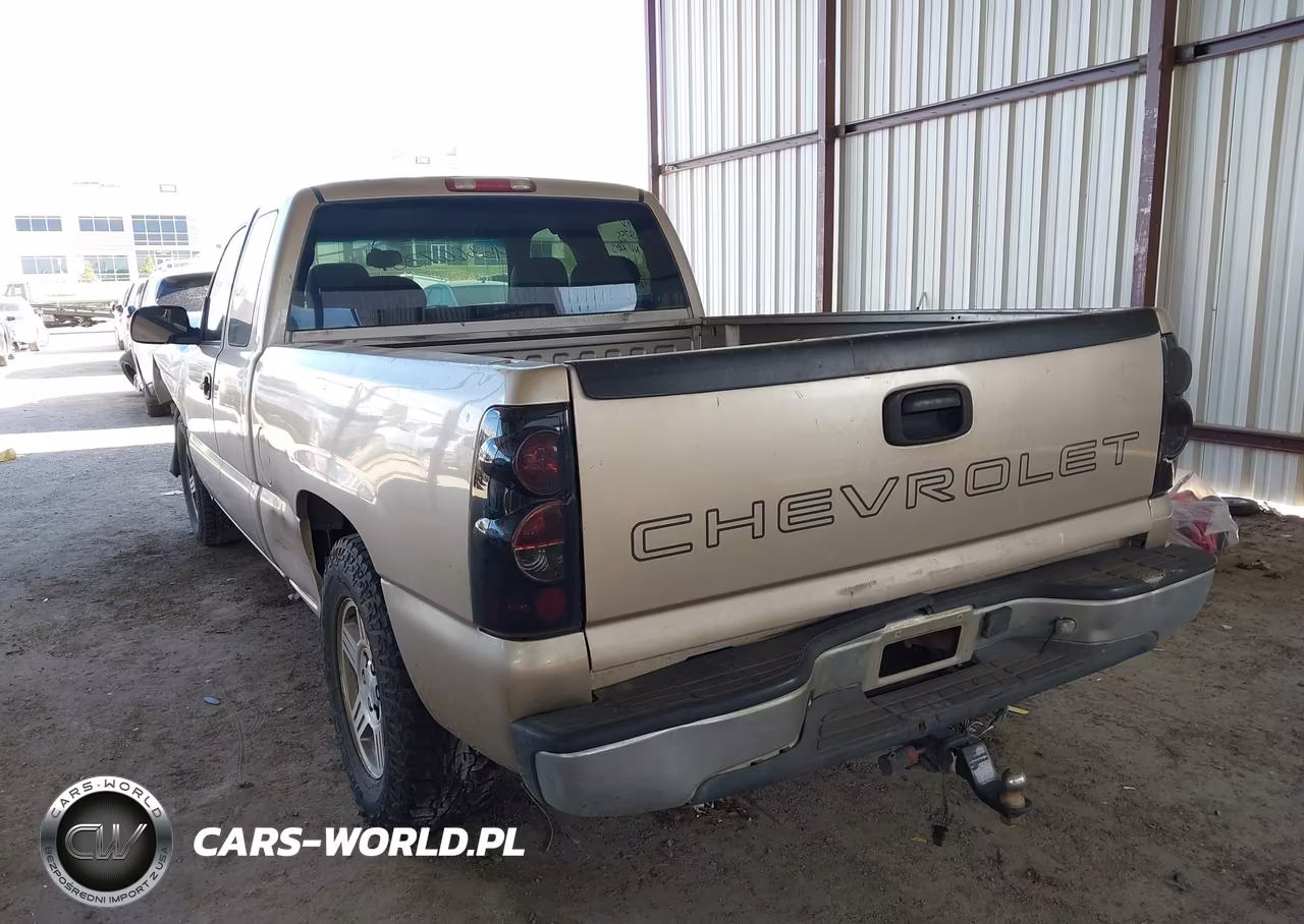 2005 Chevrolet Silverado 1500 Work Truck VIN:2GCEC19V051341511 - 3