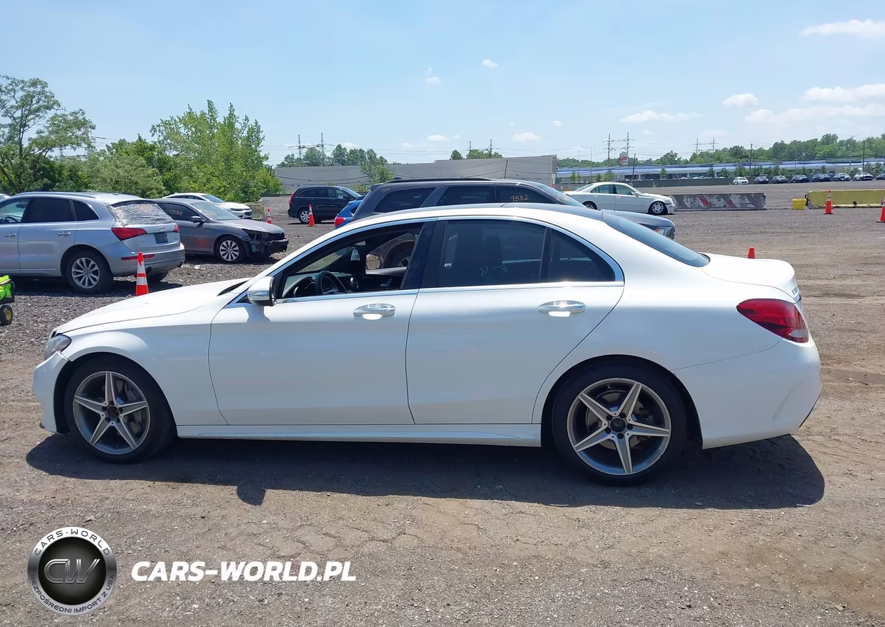 2015 Mercedes-Benz C 300 Sport 4Matic VIN:55SWF4KB2FU032083 - 14
