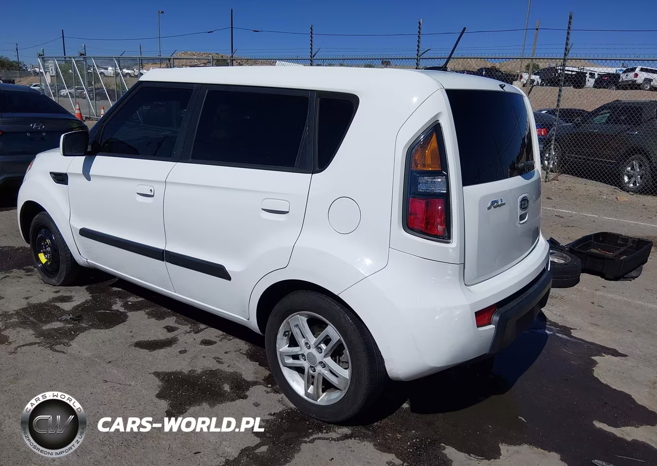 2010 Kia Soul + VIN:KNDJT2A28A7038317 - 3