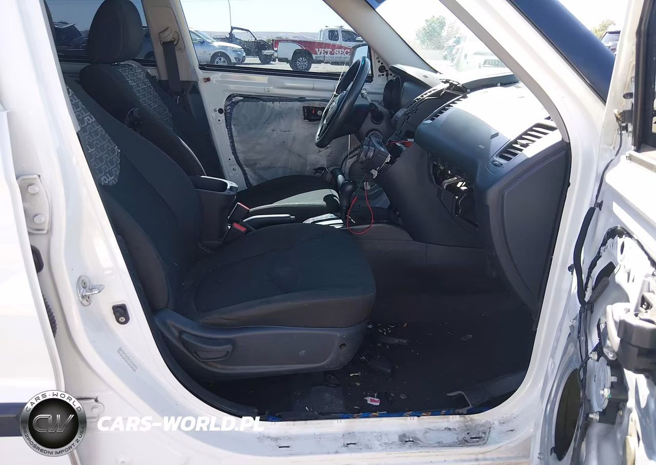 2010 Kia Soul + VIN:KNDJT2A28A7038317 - 5