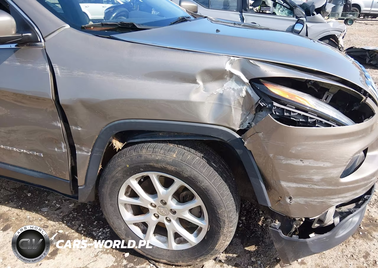 2016 Jeep Cherokee Latitude VIN:1C4PJMCB5GW359254 - 6